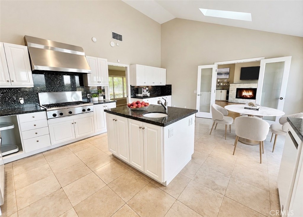 16972 Oak View Drive