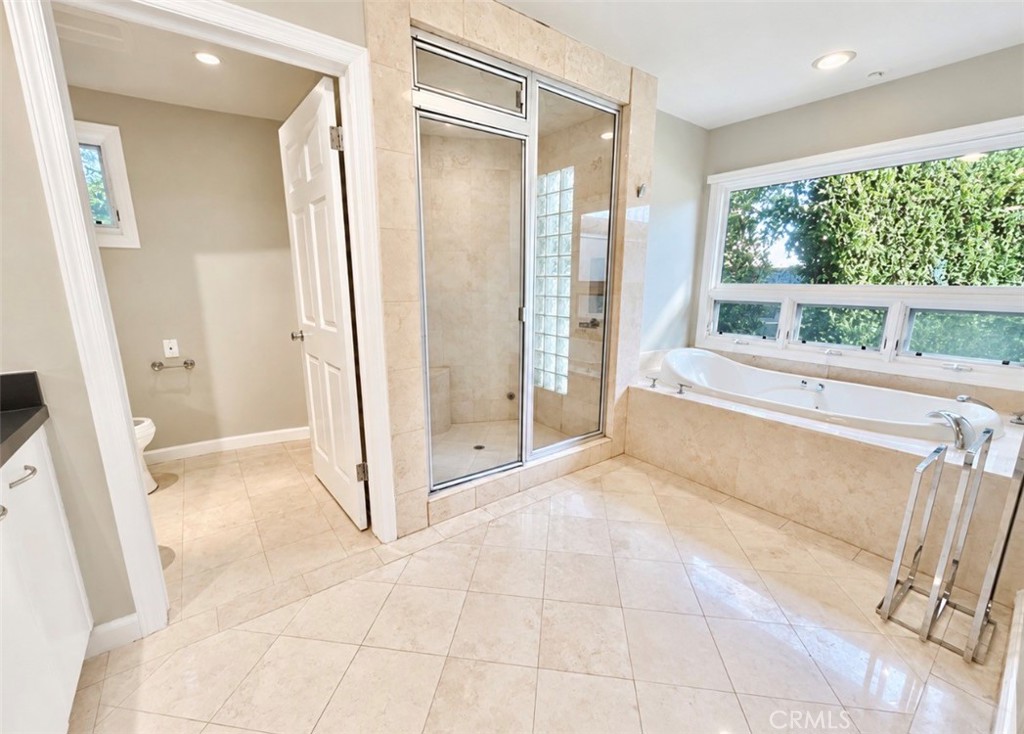 16972 Oak View Drive