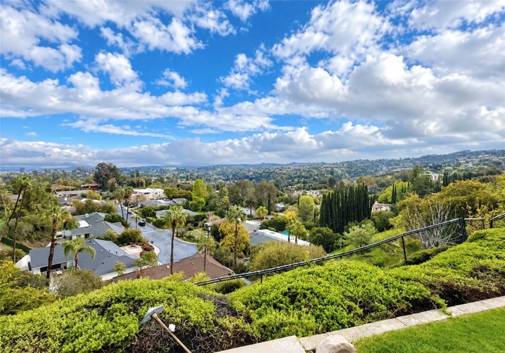 16972 Oak View Drive
