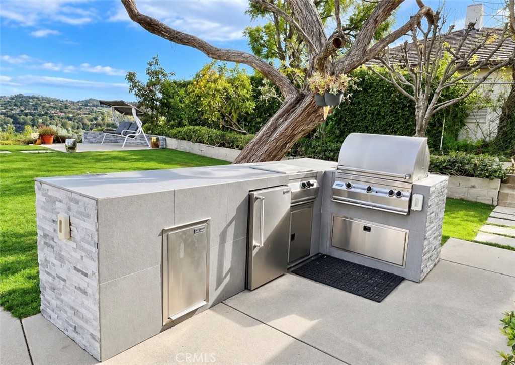 16972 Oak View Drive