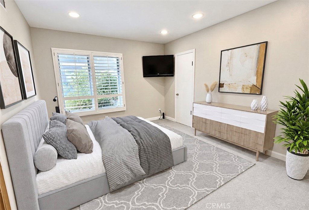 16972 Oak View Drive