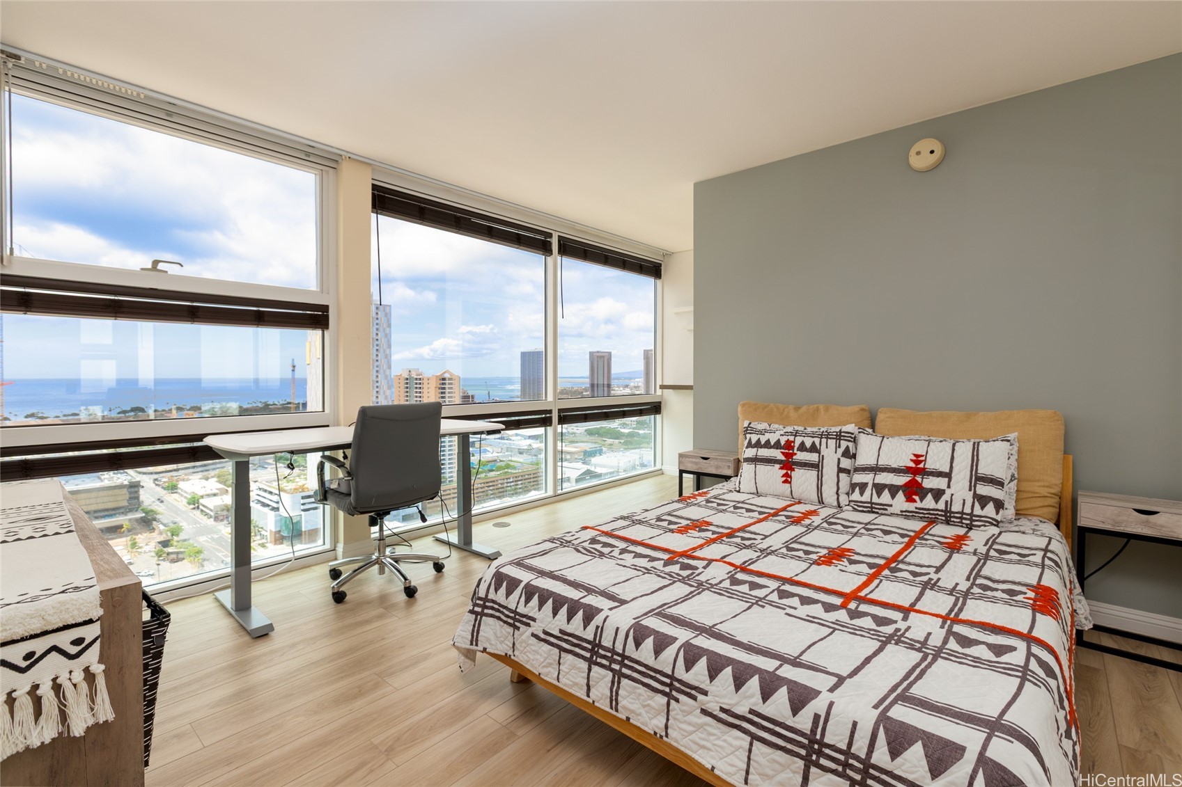 909 Kapiolani Boulevard 3002