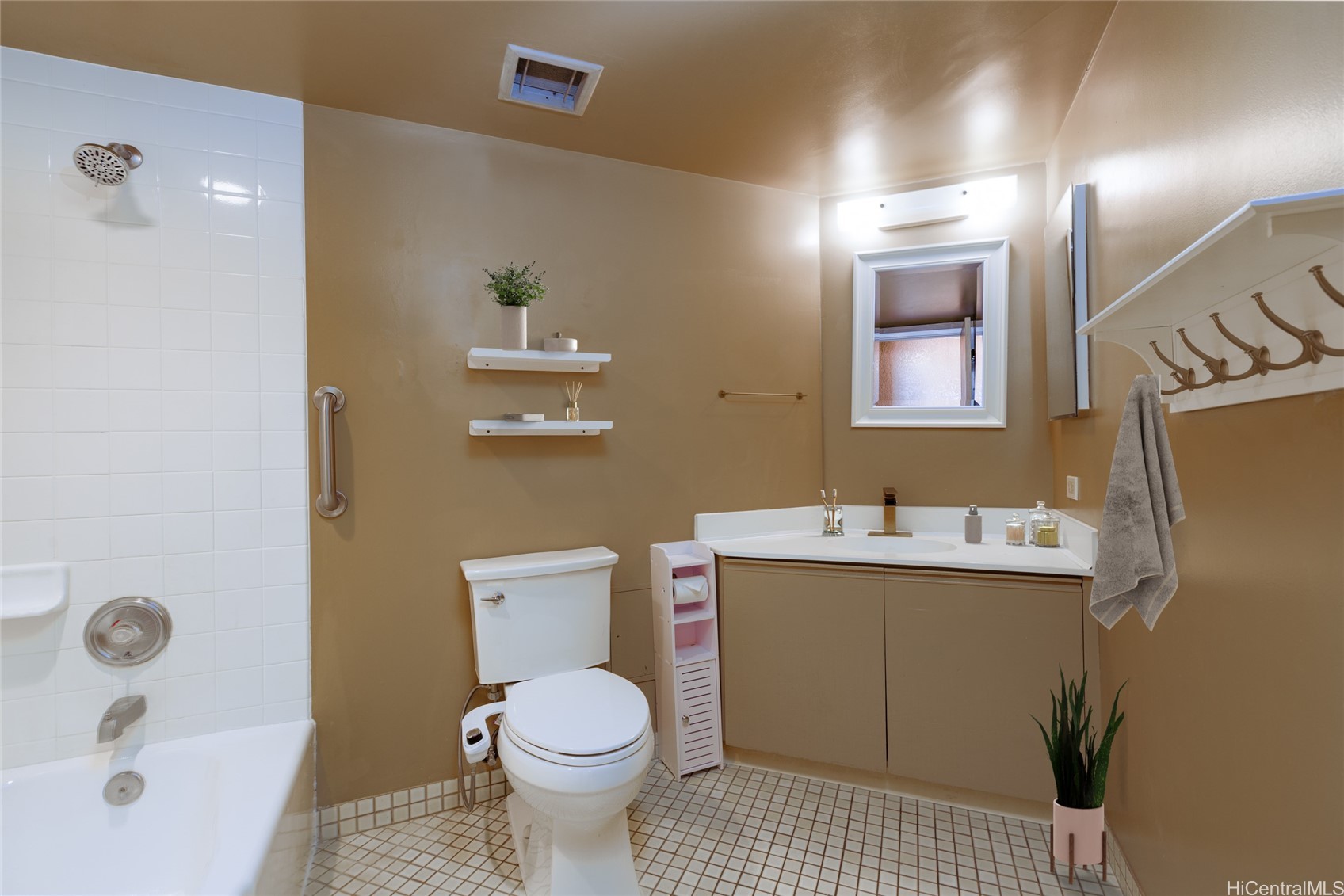 300 Wai Nani Way I2004