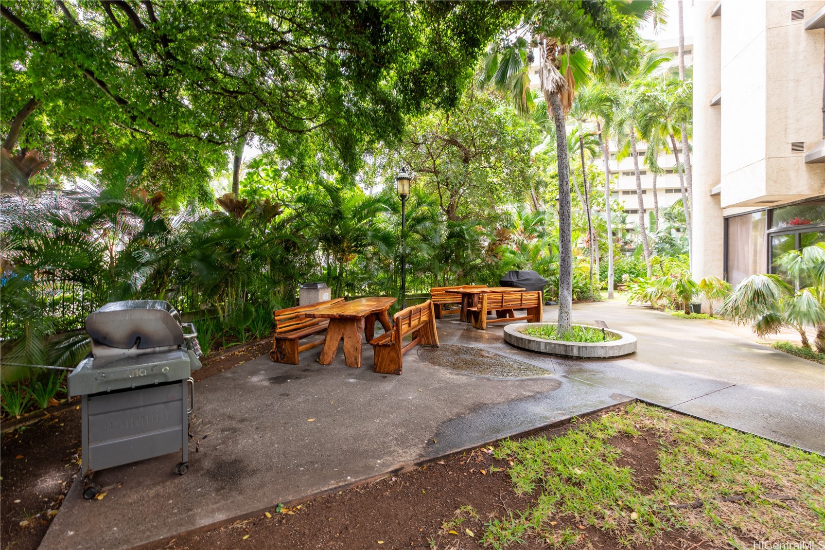 300 Wai Nani Way I2004