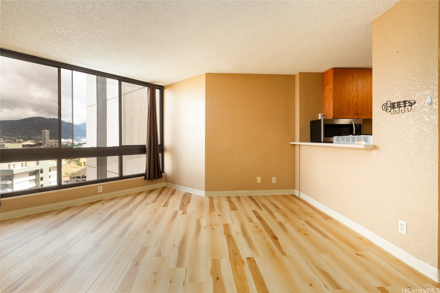 300 Wai Nani Way I2004