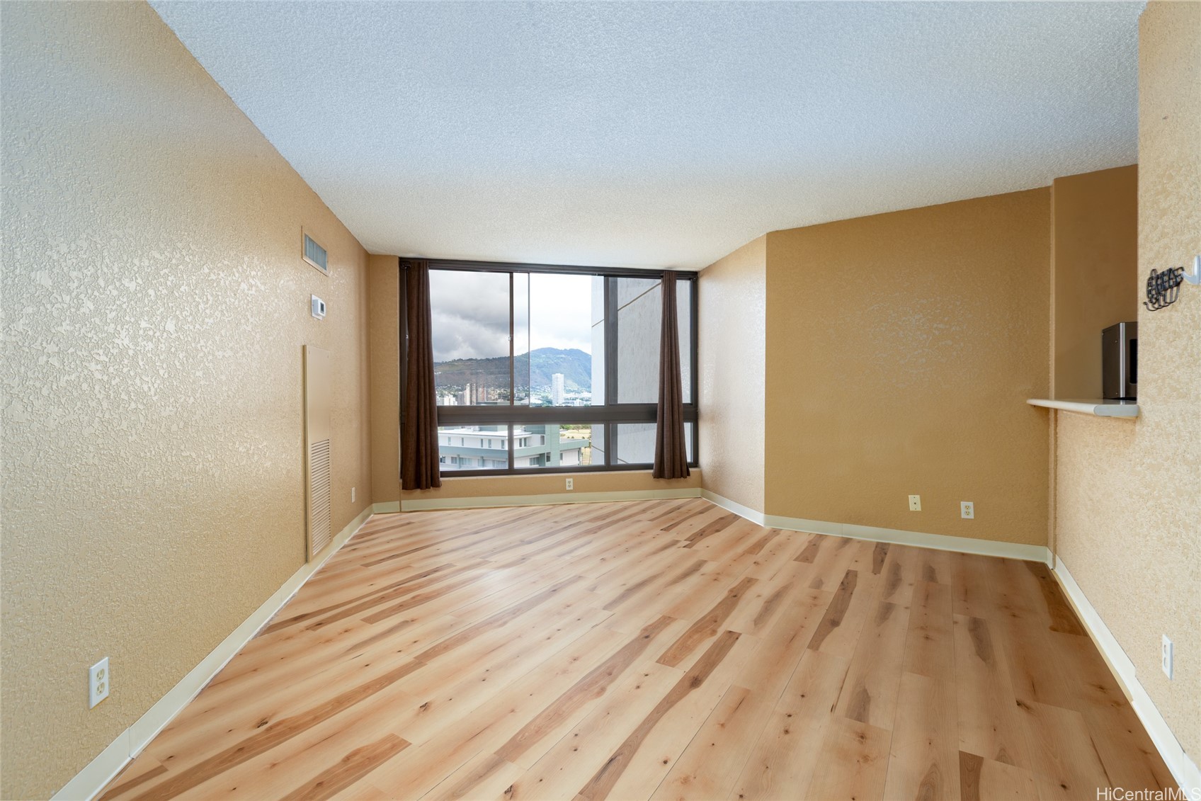 300 Wai Nani Way I2004