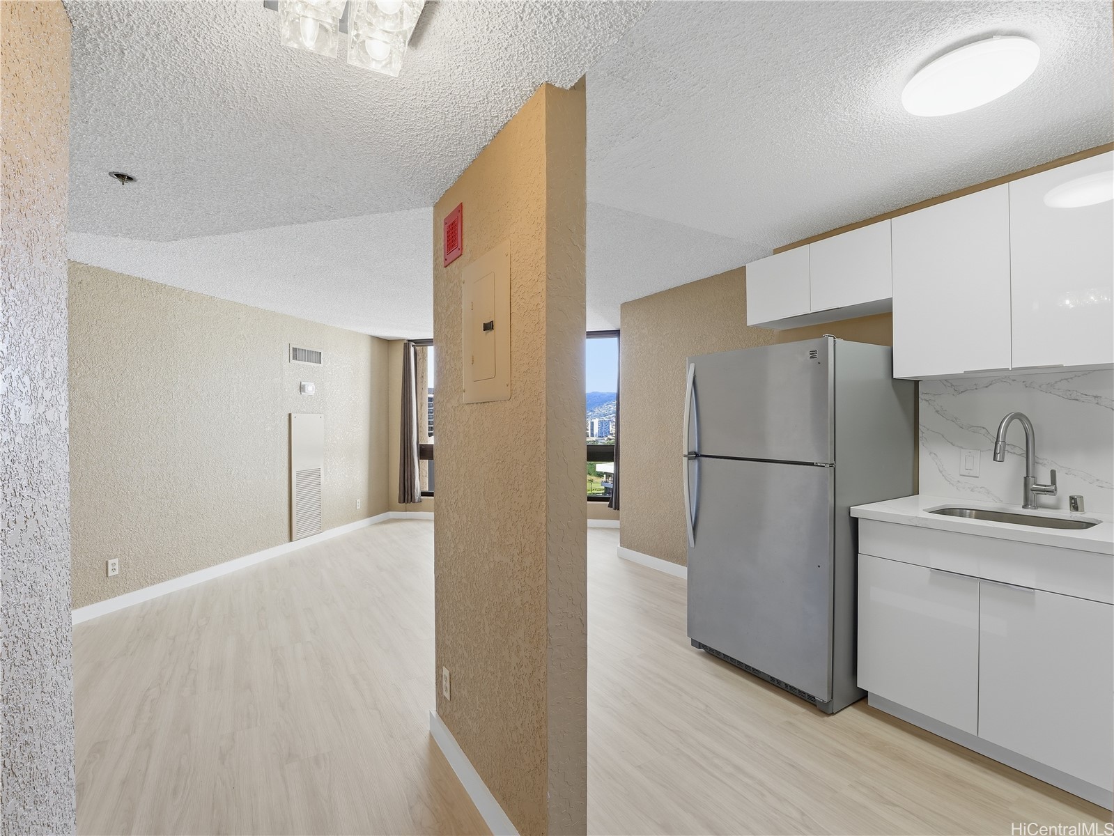 300 Wai Nani Way I2004