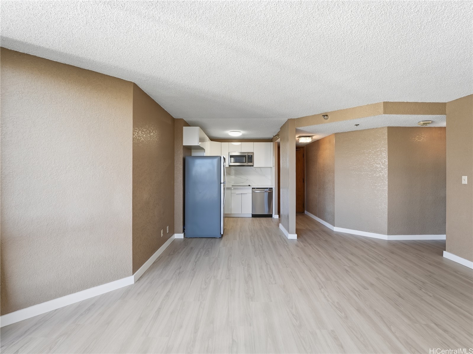 300 Wai Nani Way I2004