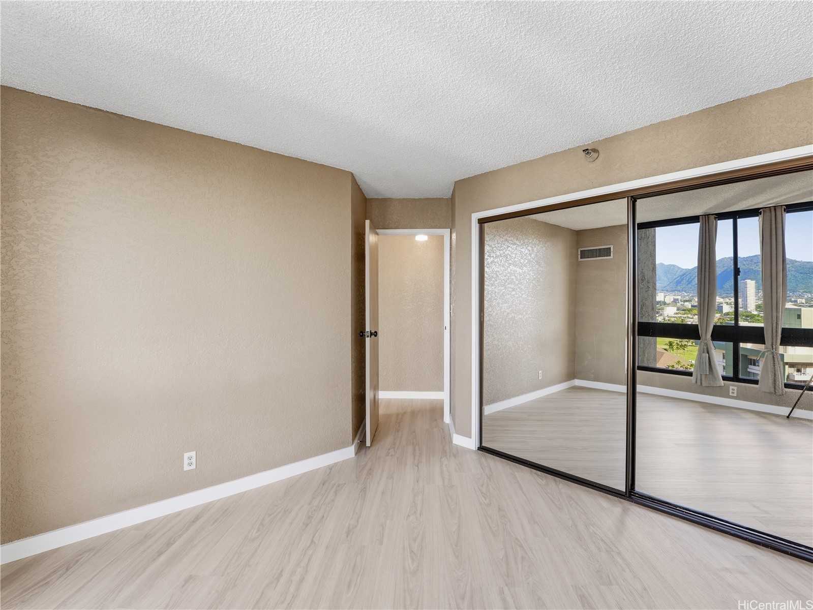 300 Wai Nani Way I2004