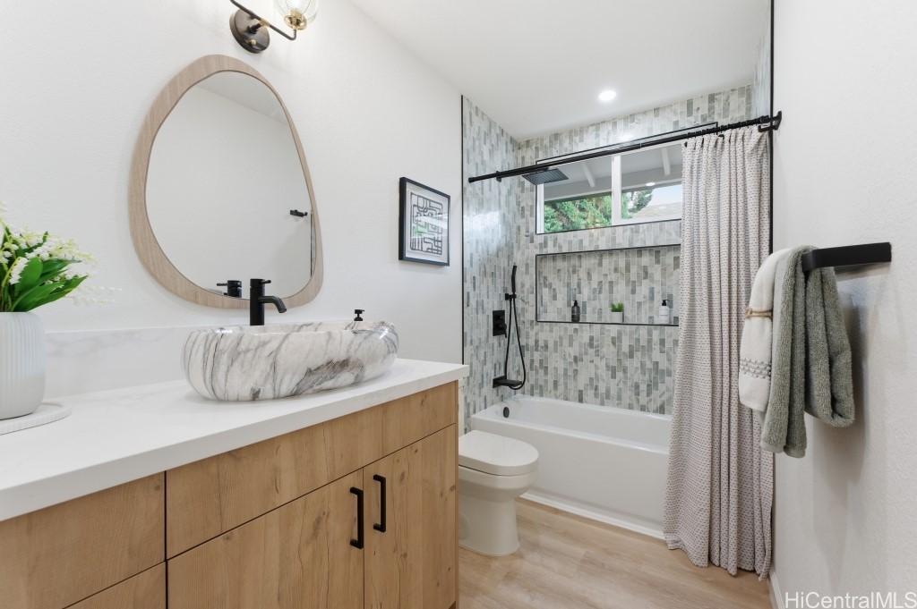 94-469 Alapine Street