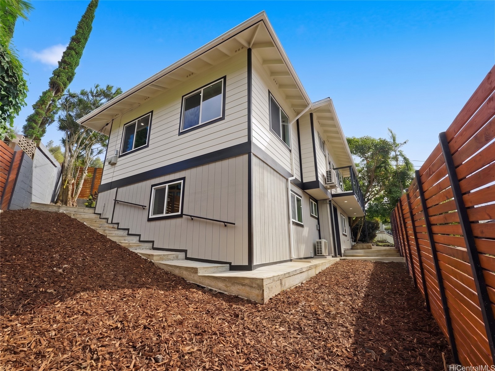 2702 Nihi Street
