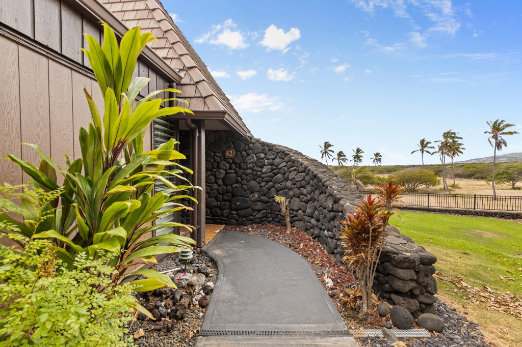 95-789 NINOLE LOOP RD 42