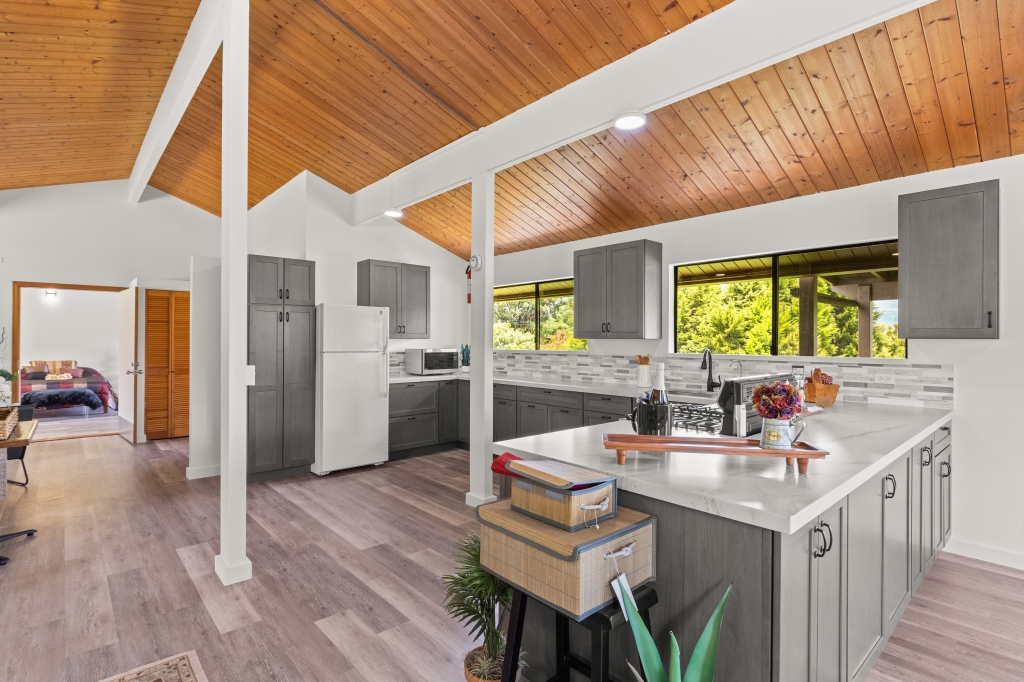 64-645-A PUU POHU PLACE