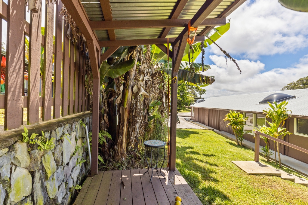 64-645-A PUU POHU PLACE