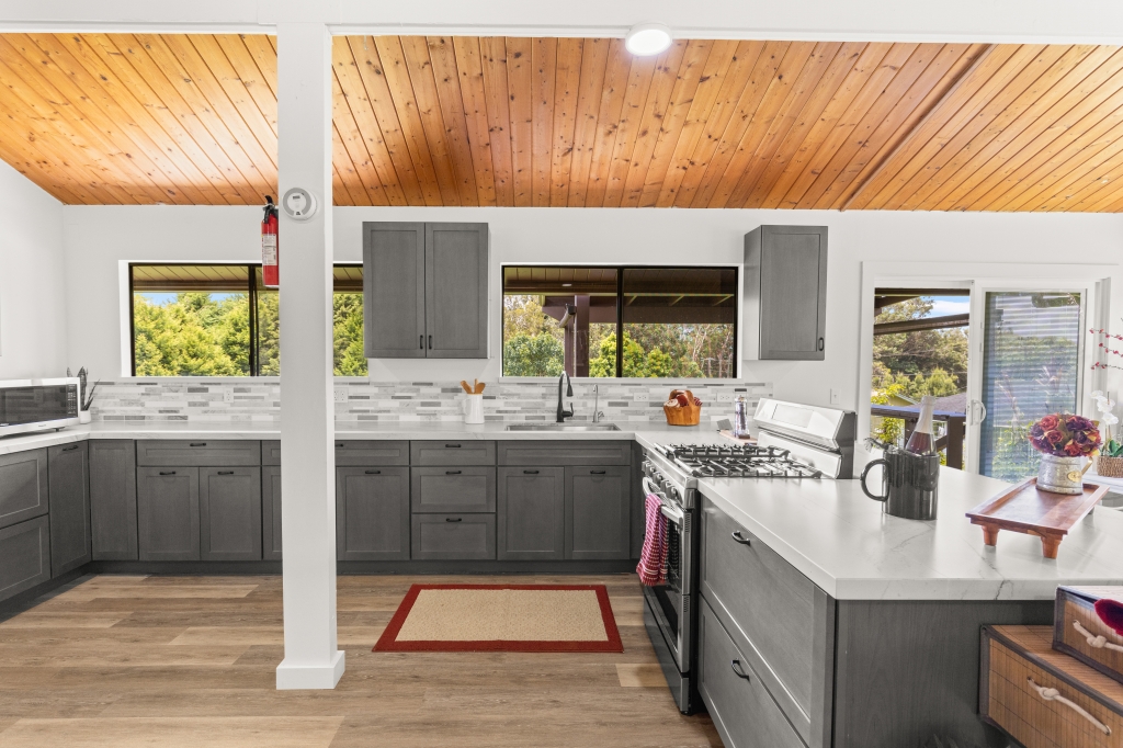 64-645-A PUU POHU PLACE