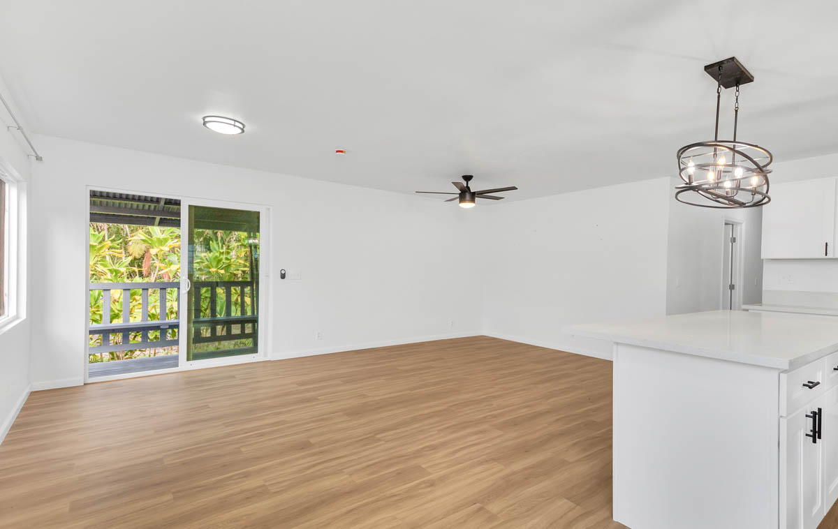 15-385 NORTH PUNI MAUKA LOOP