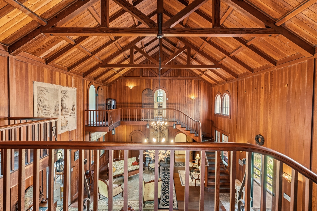 1896 KALANIANAOLE ST