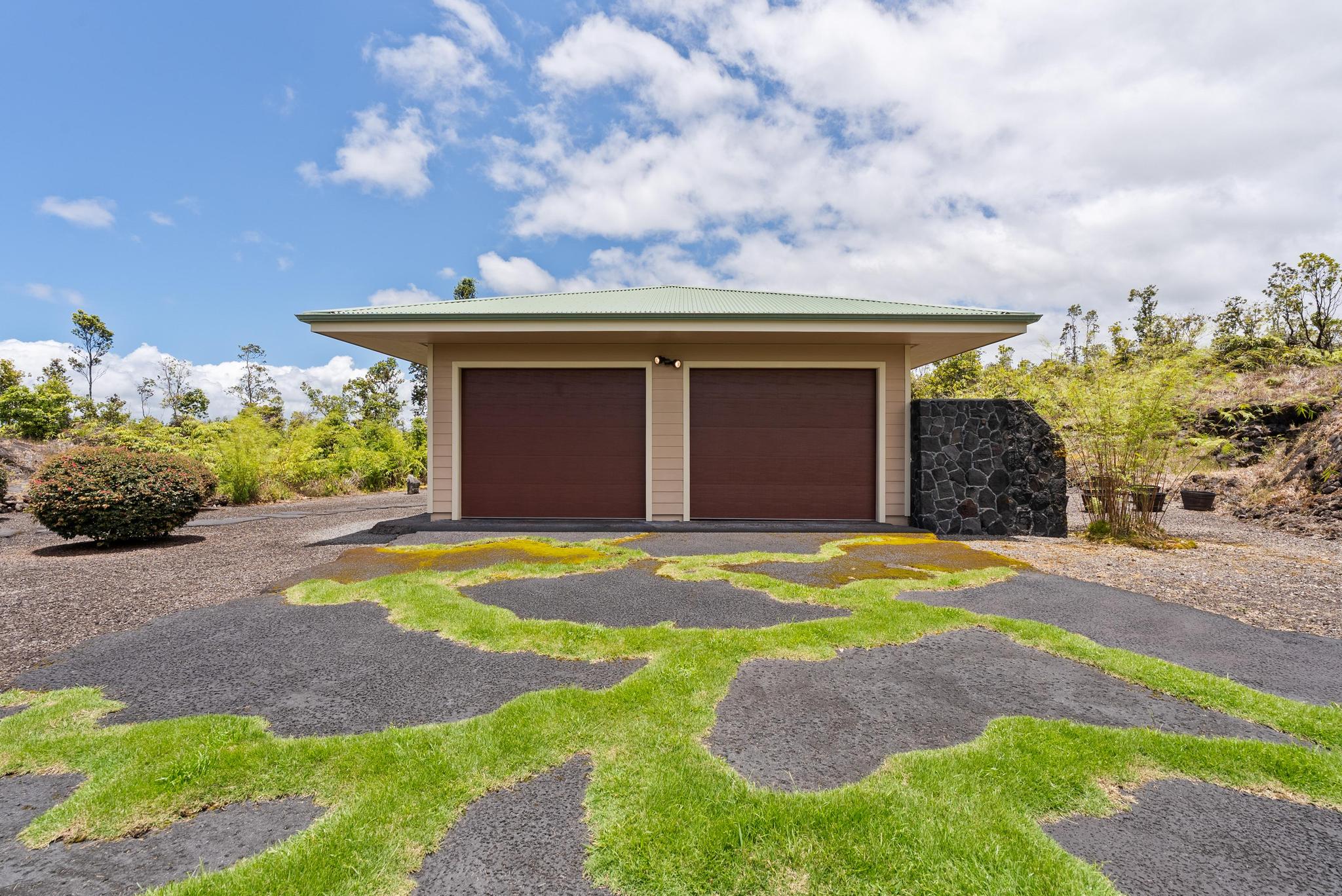 3331 KAUMANA DRIVE