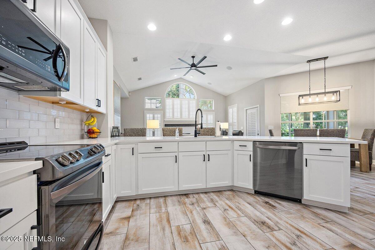 1611 NOTTINGHAM KNOLL Drive