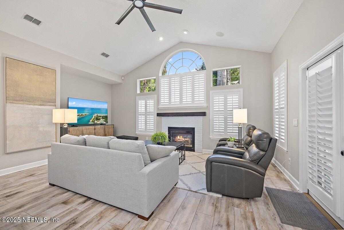 1611 NOTTINGHAM KNOLL Drive