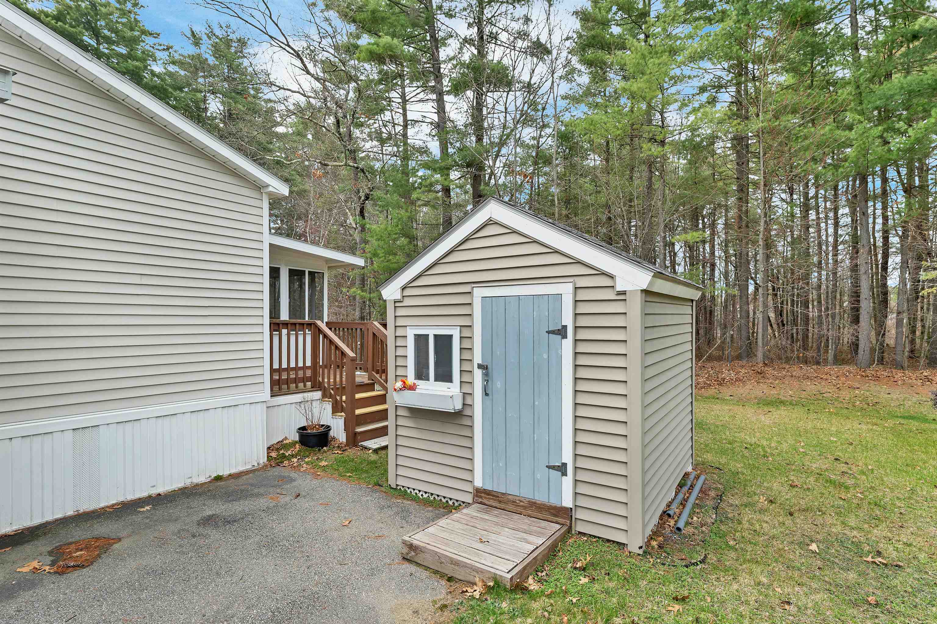 6 Centerwood Drive