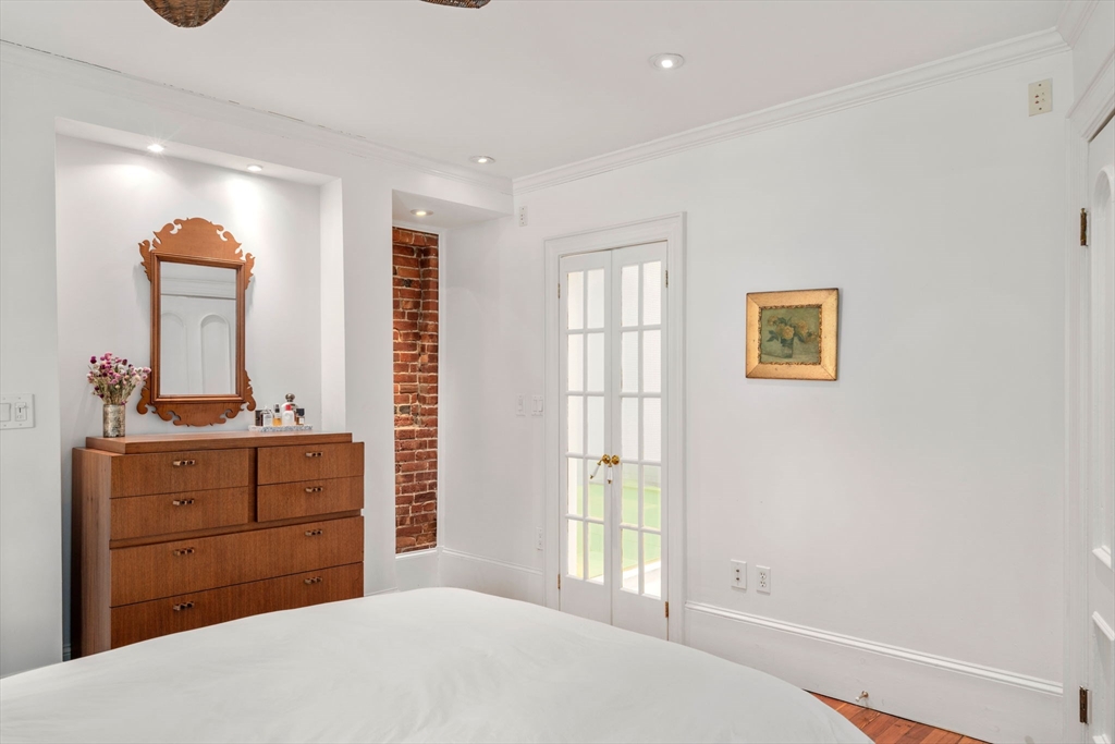 18 Worcester Sq # 2