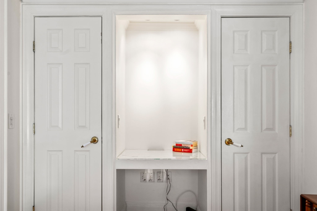 18 Worcester Sq # 2