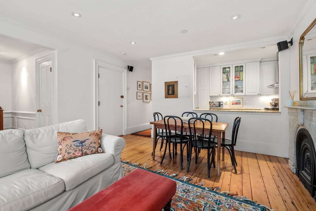 18 Worcester Sq # 2