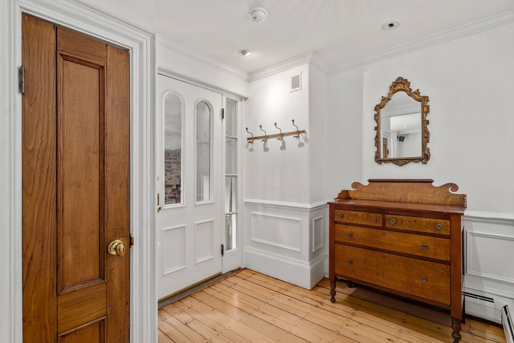 18 Worcester Sq # 2