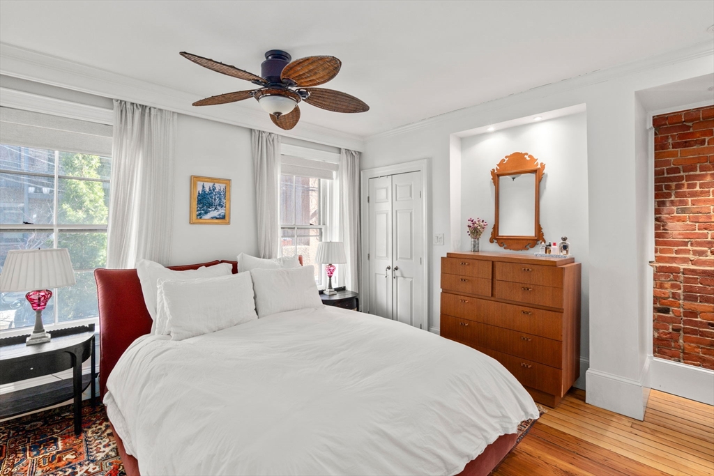 18 Worcester Sq # 2