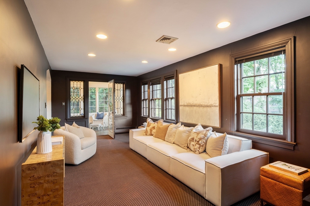 16 Lancaster Rd