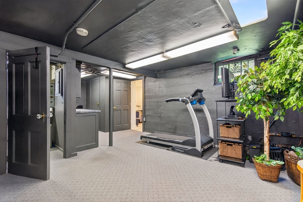 16 Lancaster Rd