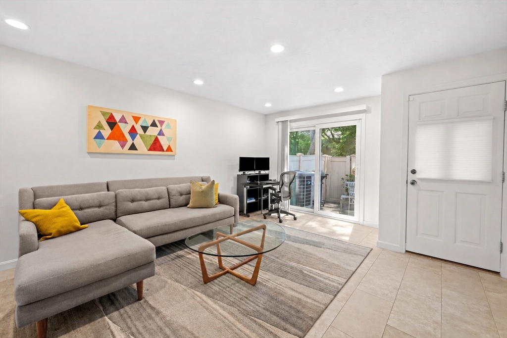48 Regent Circle # 48