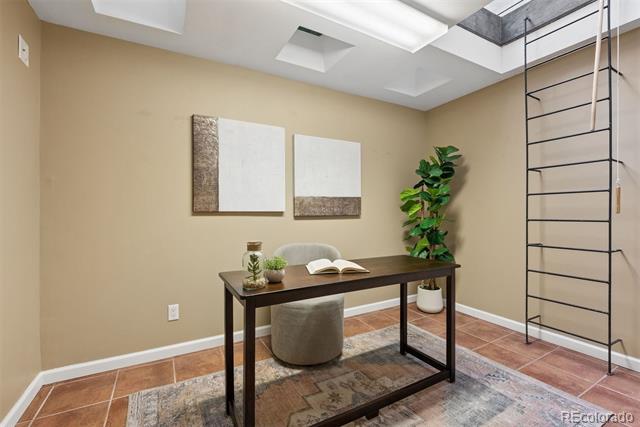 498 Columbine Street Unit: 9