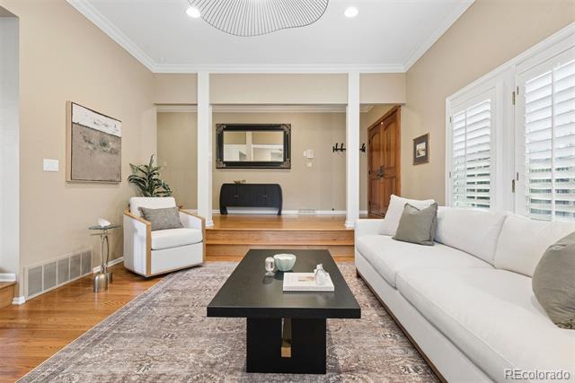 498 Columbine Street Unit: 9