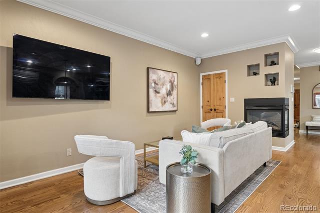 498 Columbine Street Unit: 9