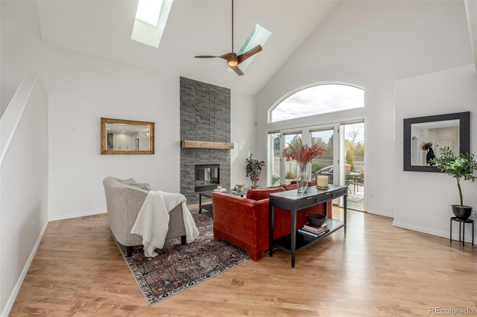 1011 S Valentia Street Unit: 30