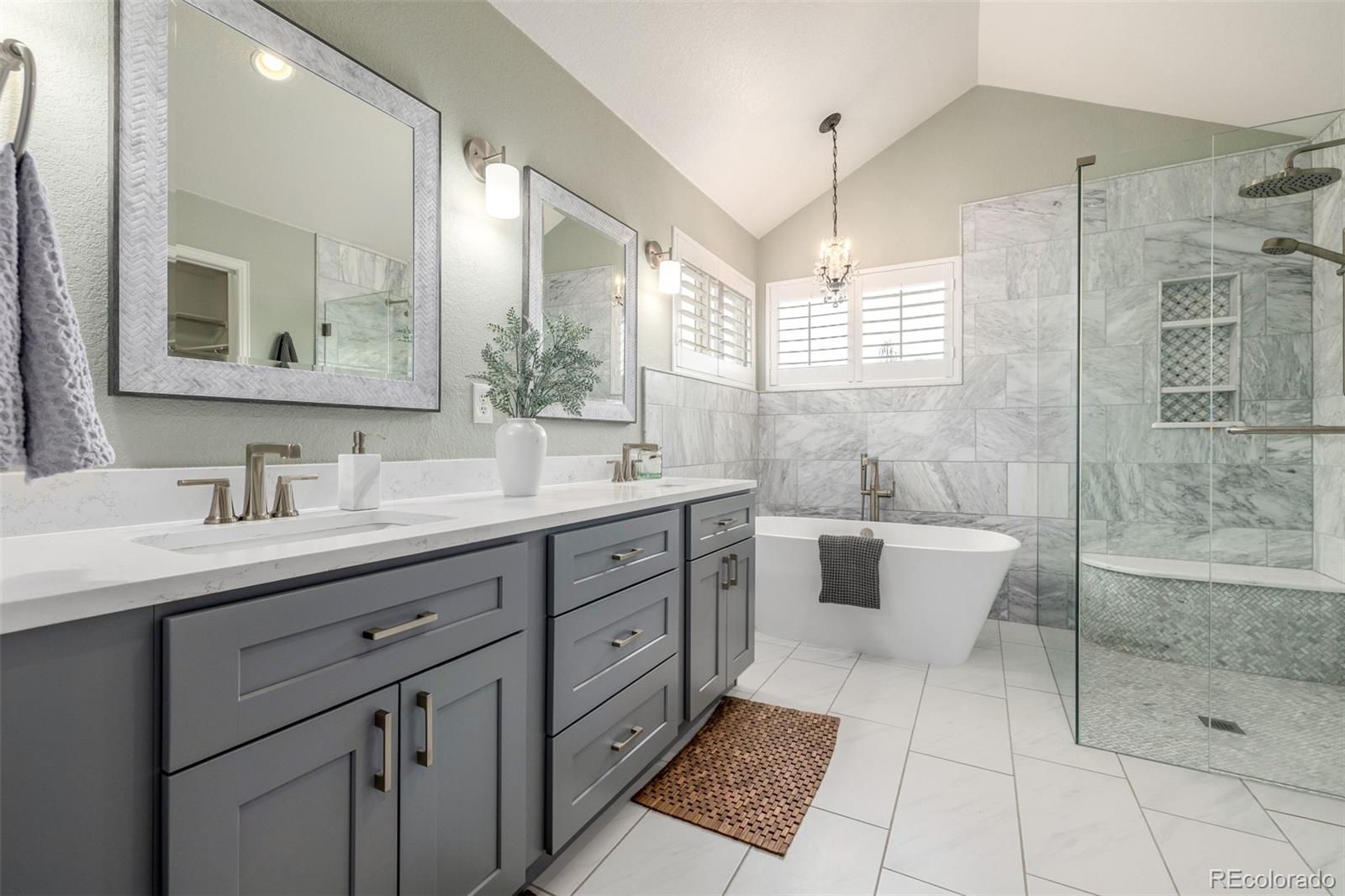 1011 S Valentia Street Unit: 30