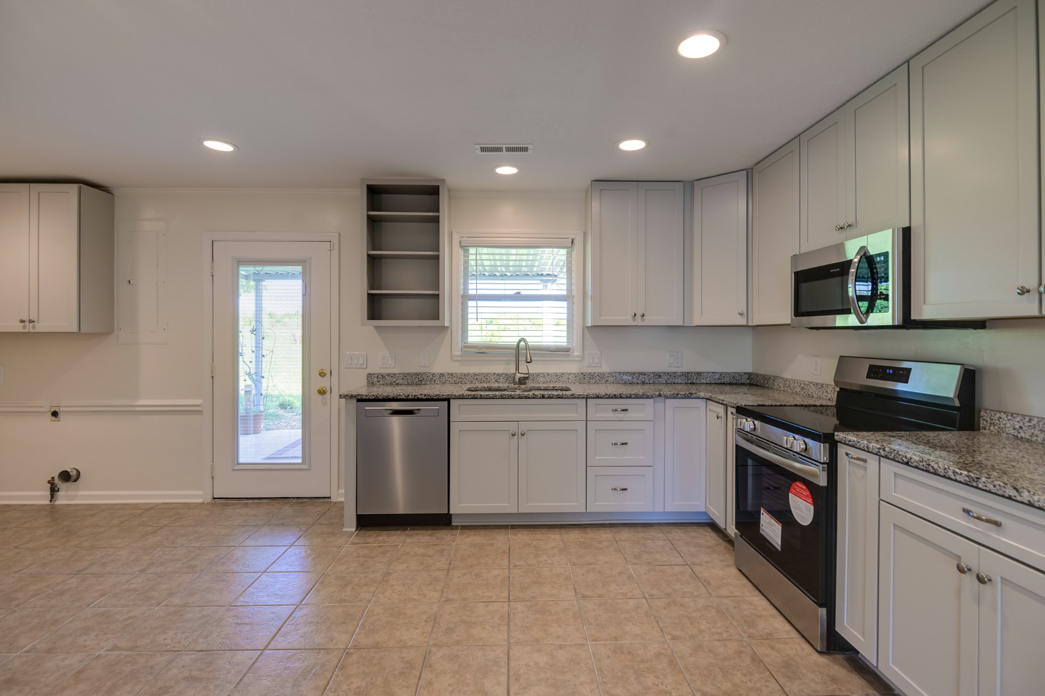 1130 Horse Mountain Rd