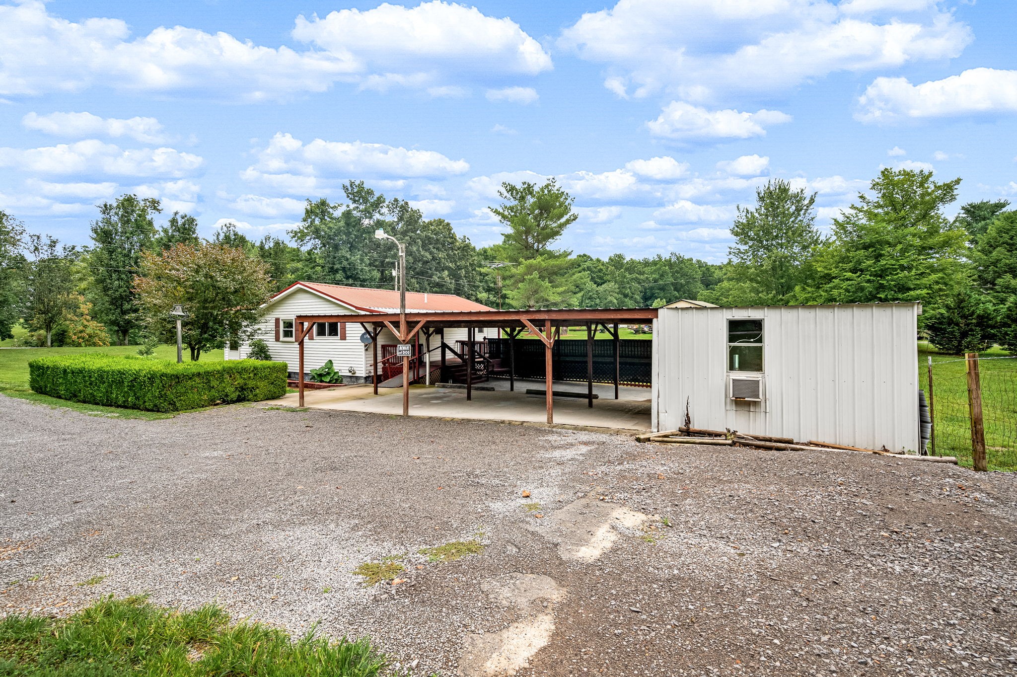 290 Womble Rd