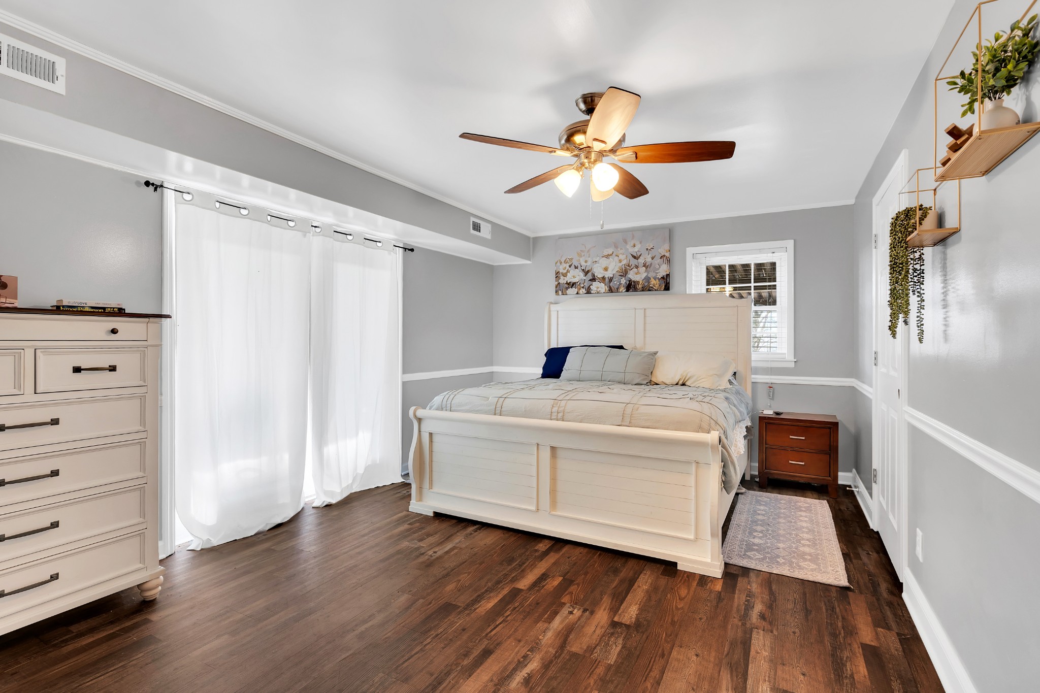 300 Scenic Dr