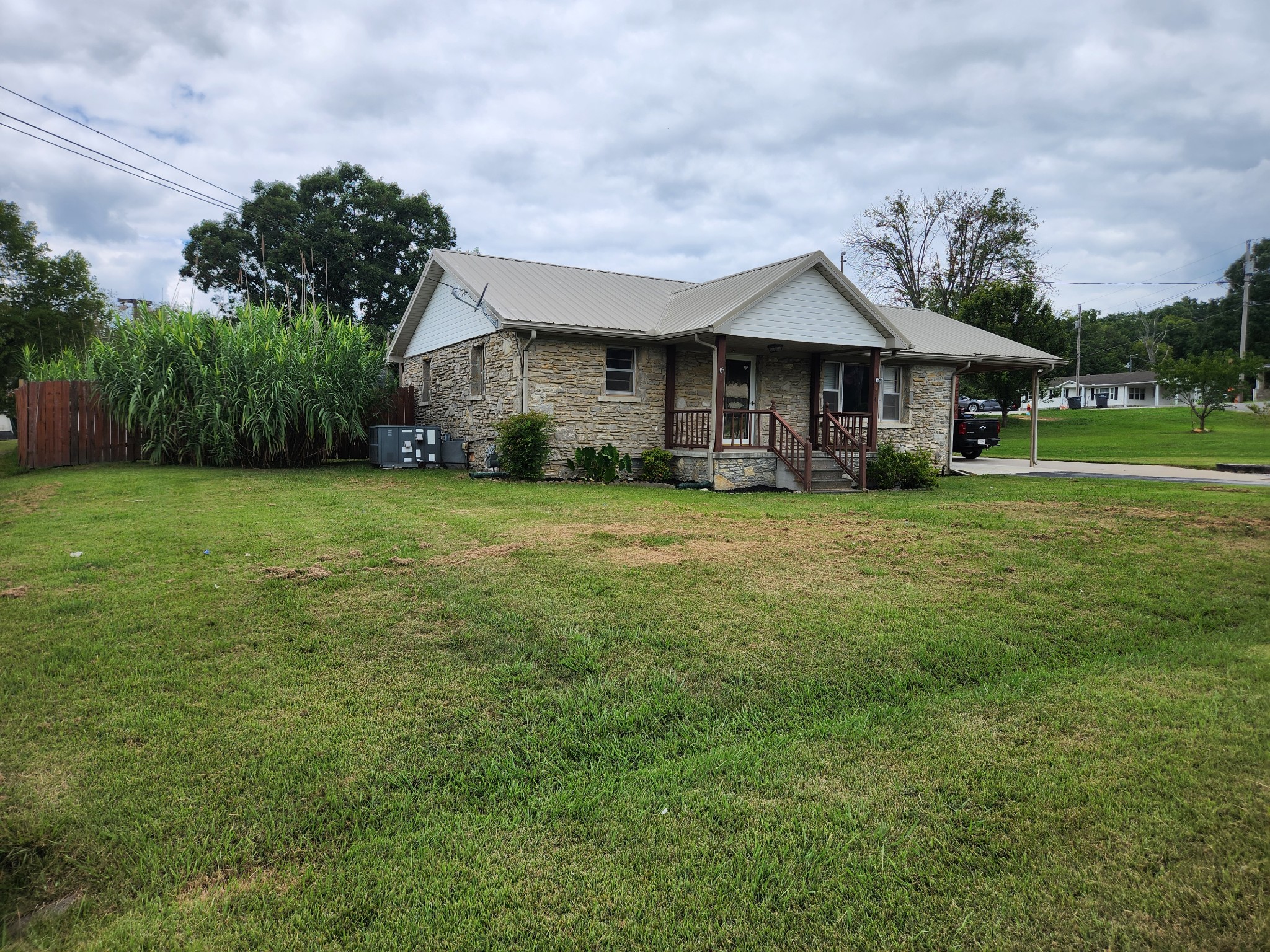 114 Circle Dr