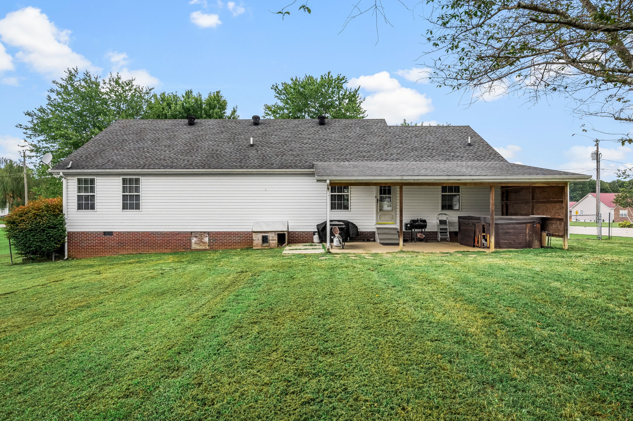 335 Overlook Cir