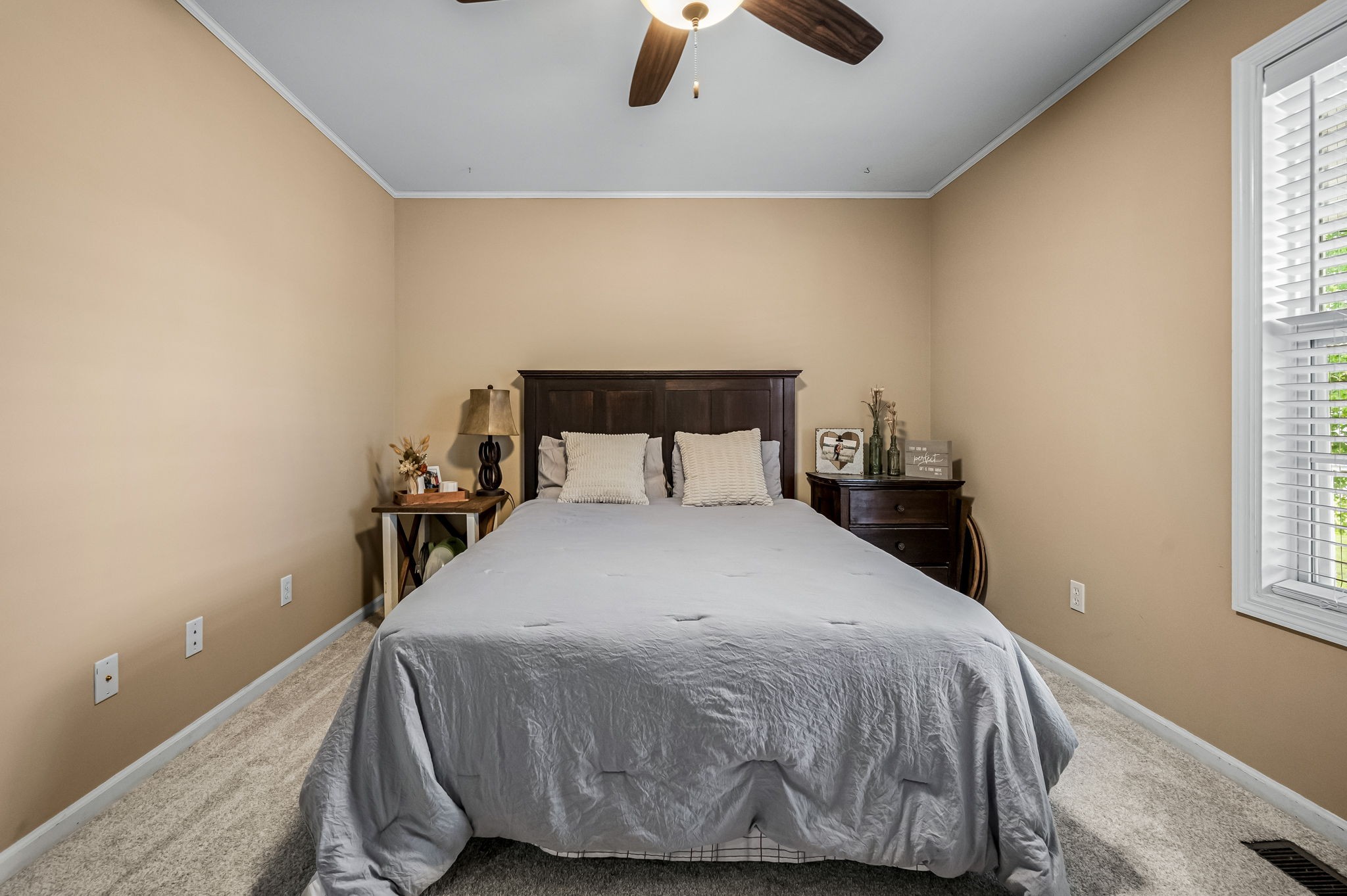 335 Overlook Cir