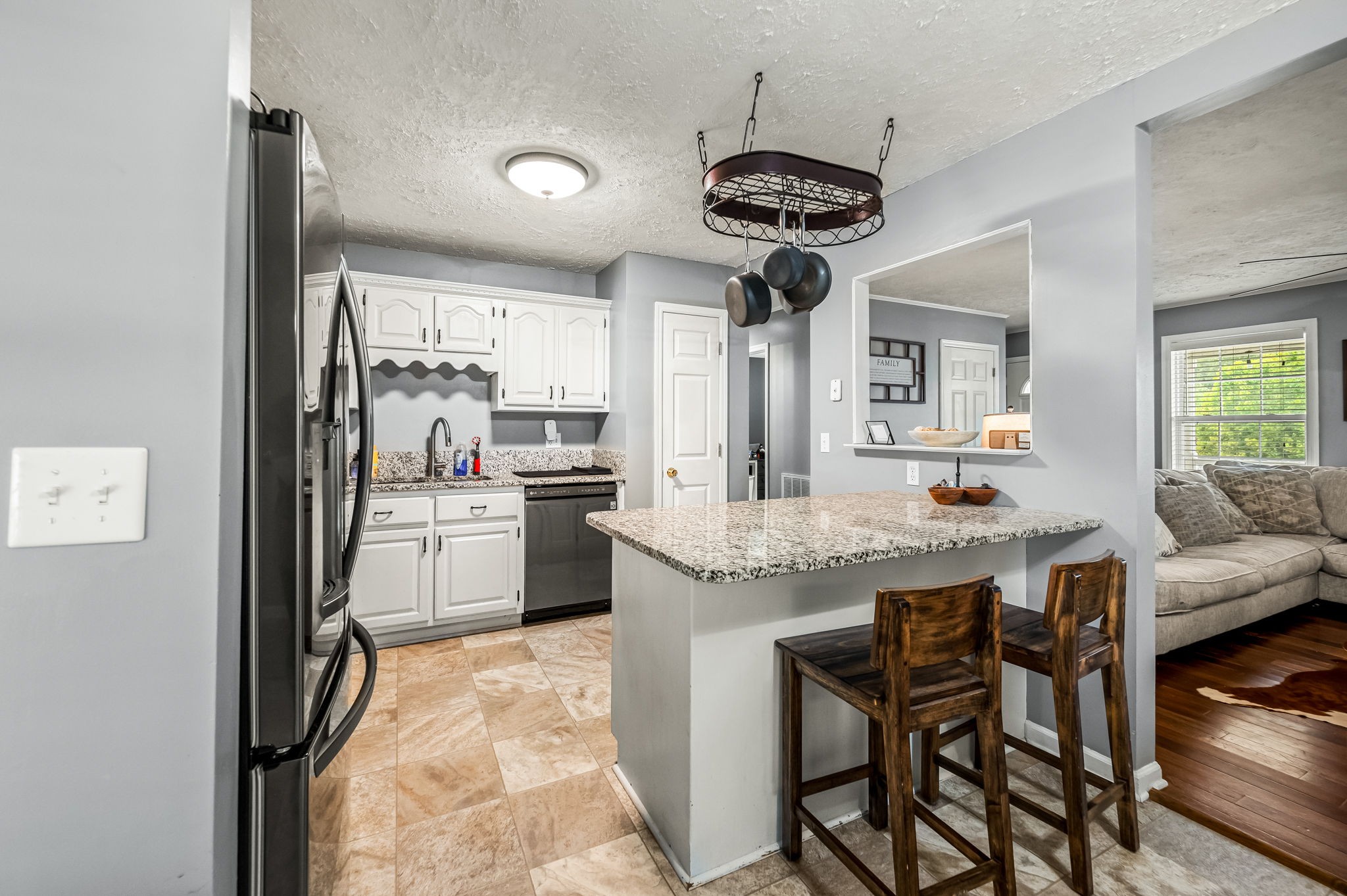 335 Overlook Cir