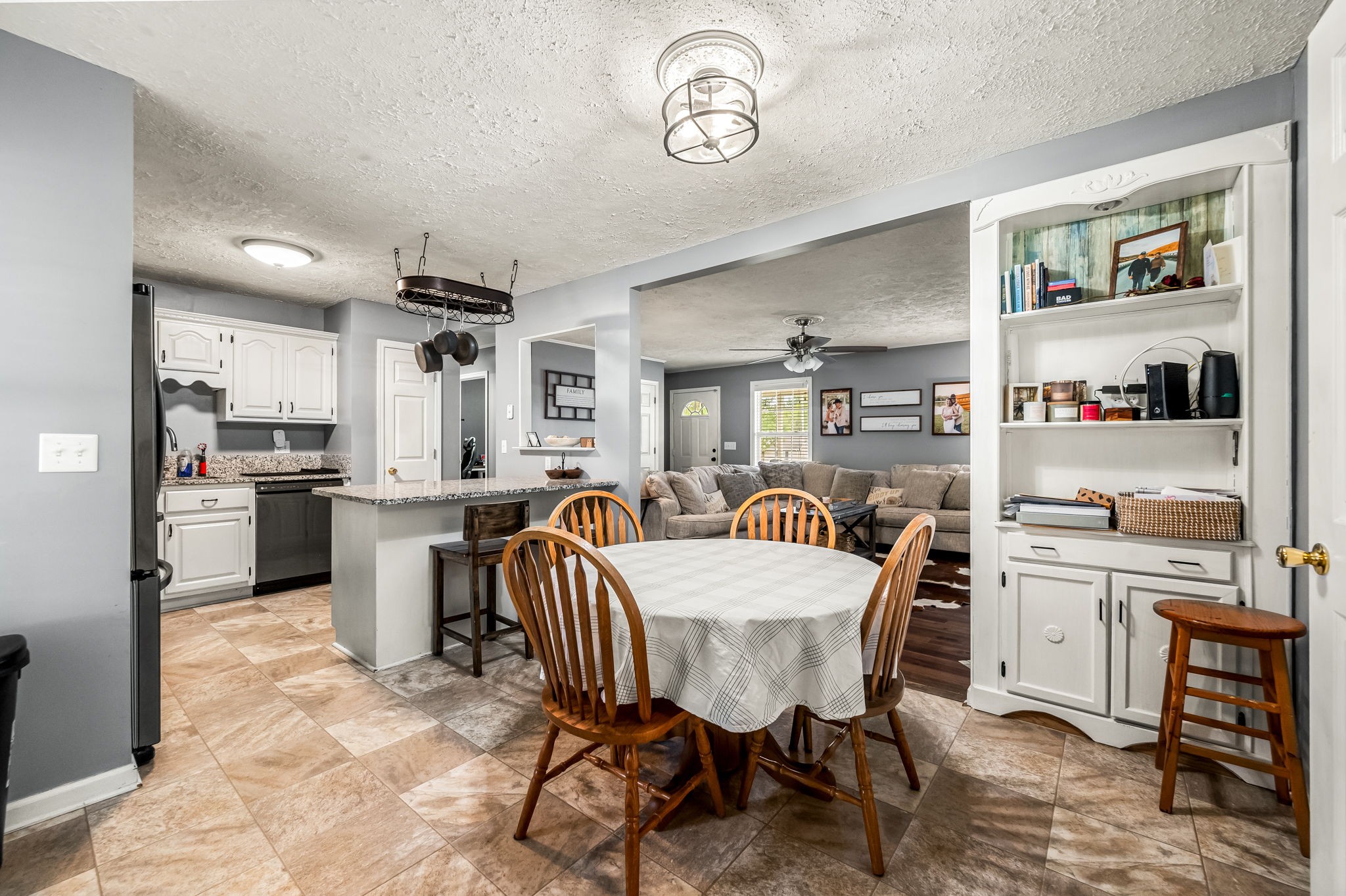 335 Overlook Cir