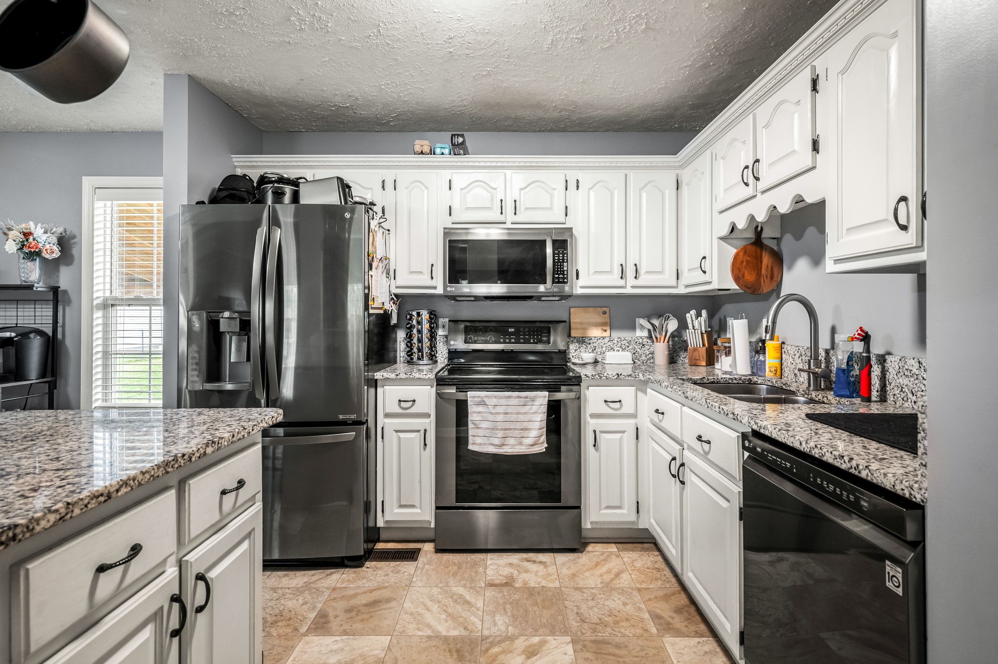 335 Overlook Cir
