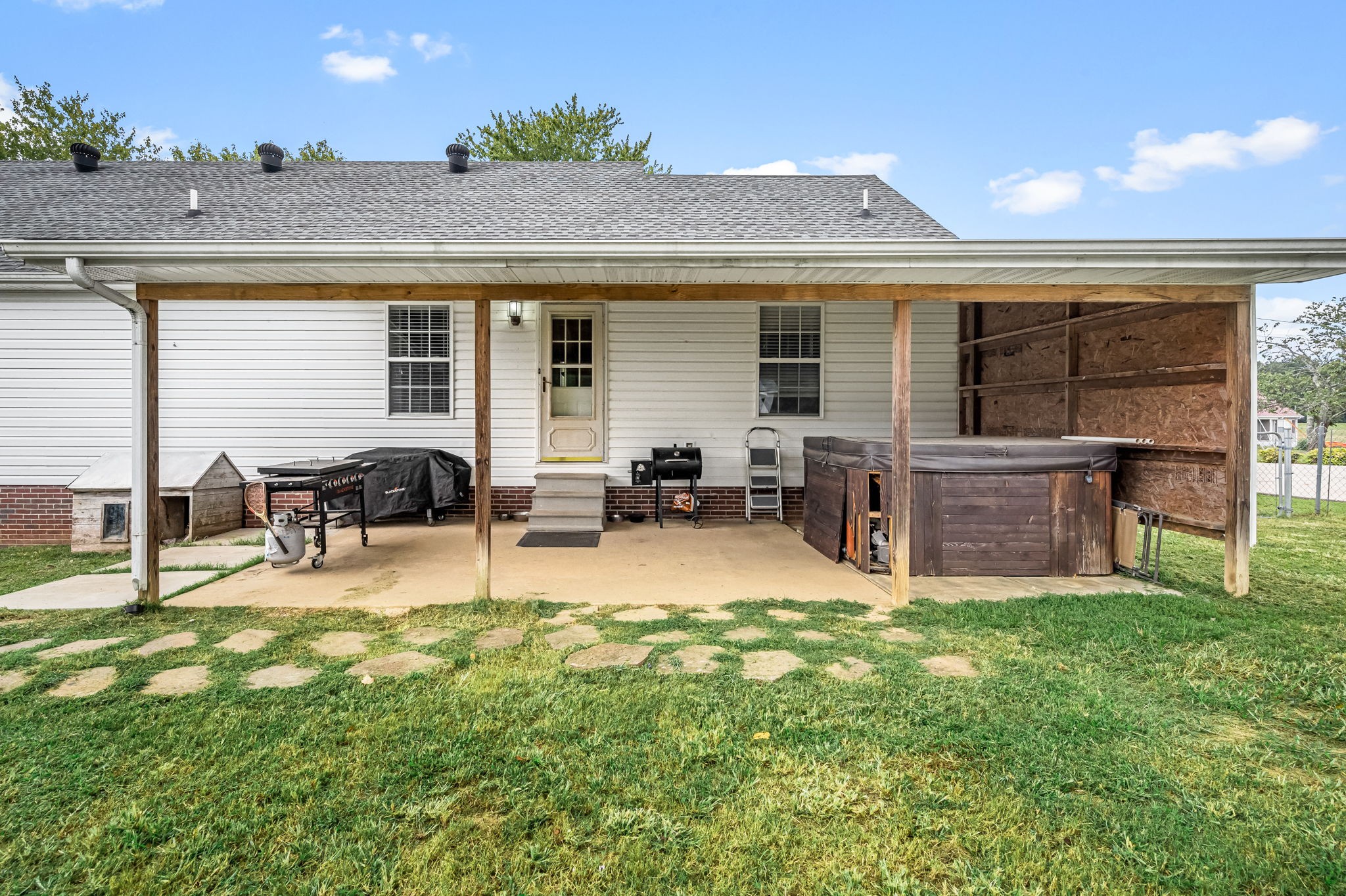 335 Overlook Cir