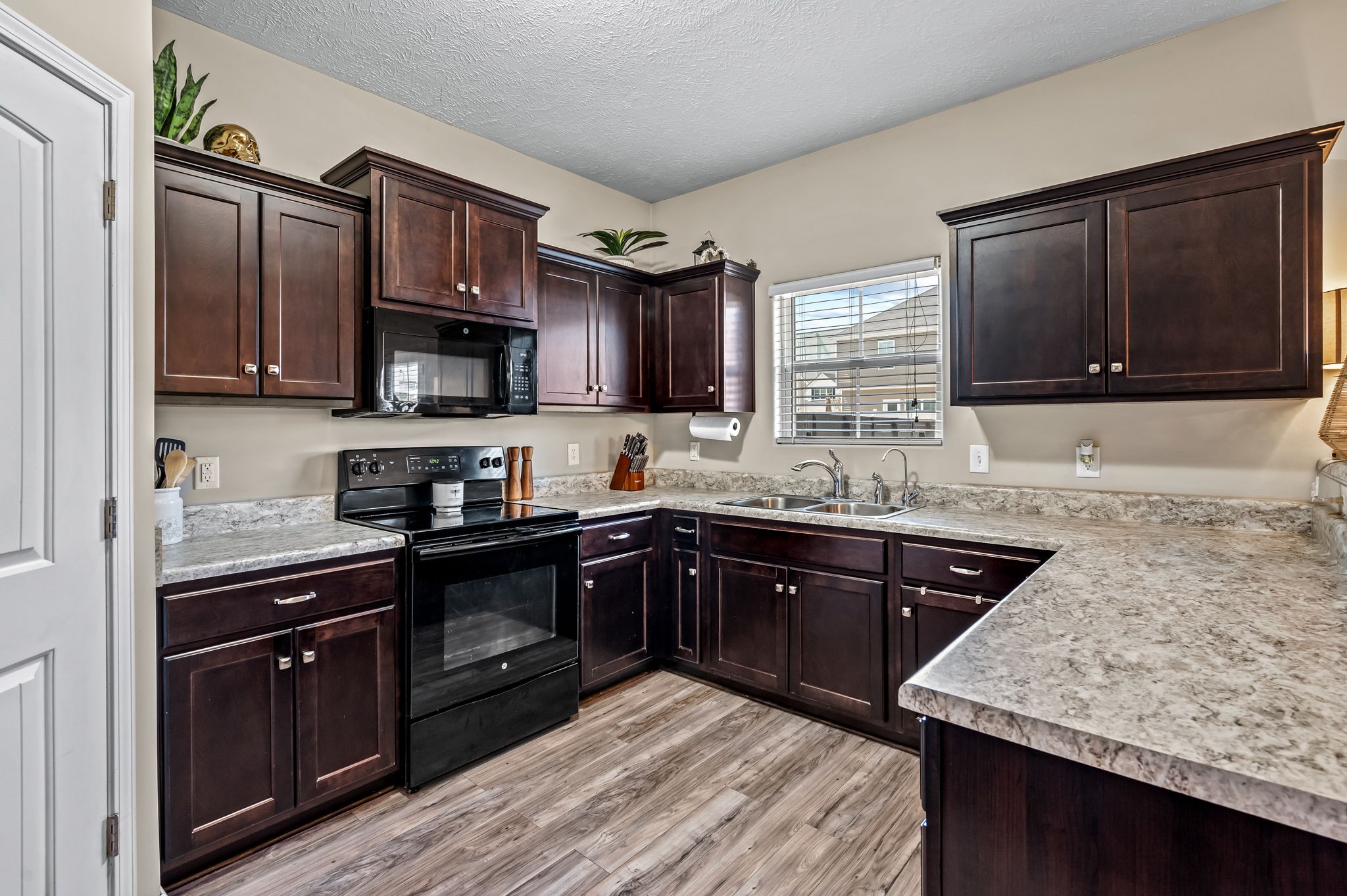 4242 Golden Sun Ct