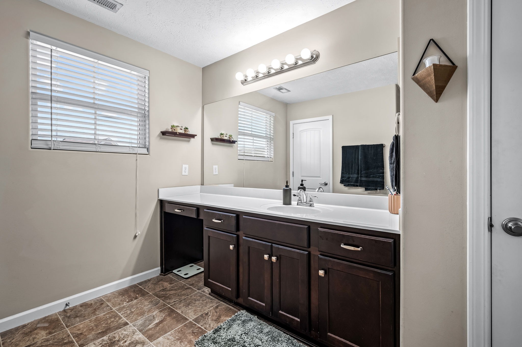 4242 Golden Sun Ct